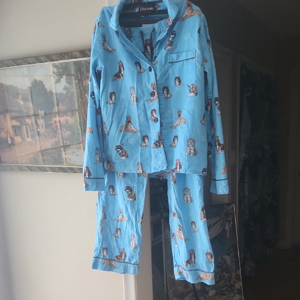 Q15 Popular P.J. Salvage Co Peace Dog Hipster Pajama Set 100 % cotton, well made